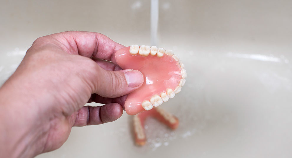 blog-daily-denture-care-habits